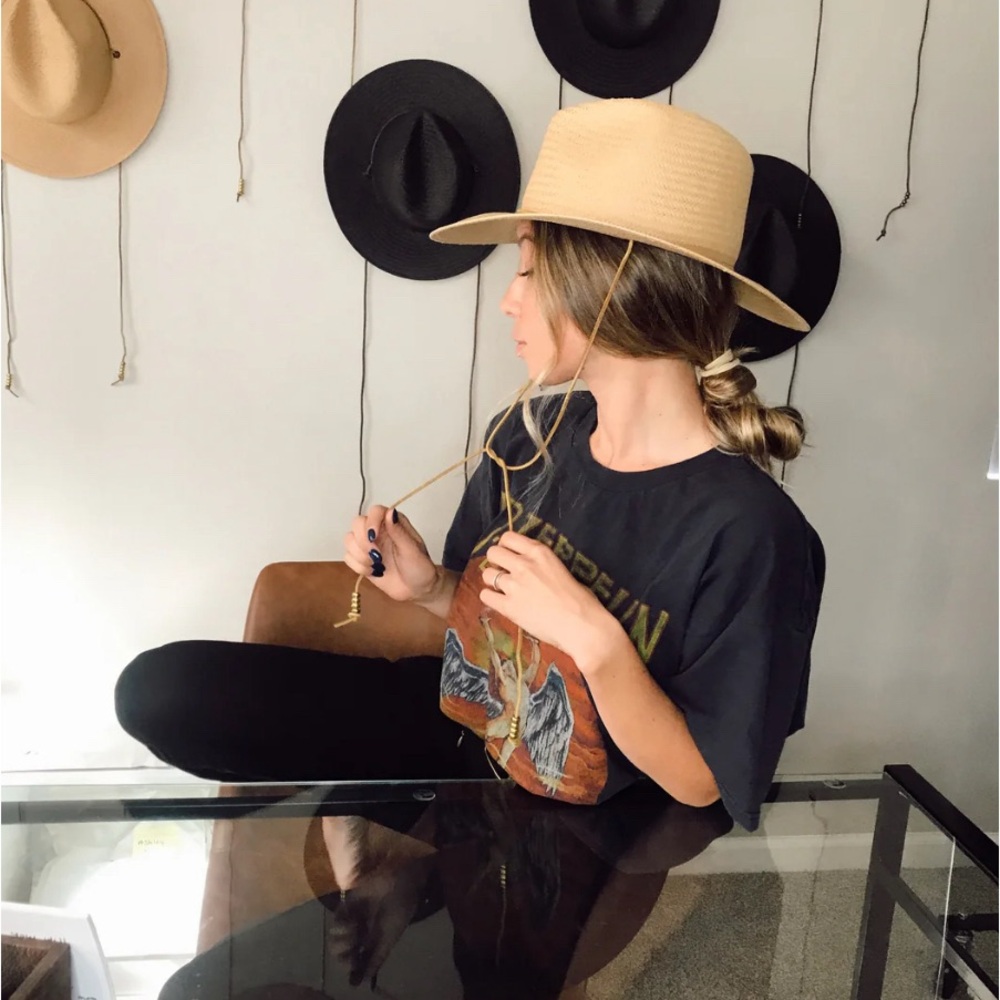 Lovely Bird Barn Hat with Ties